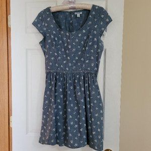 Old Navy Women 6 Denim Dress W Flowers Drop Waist